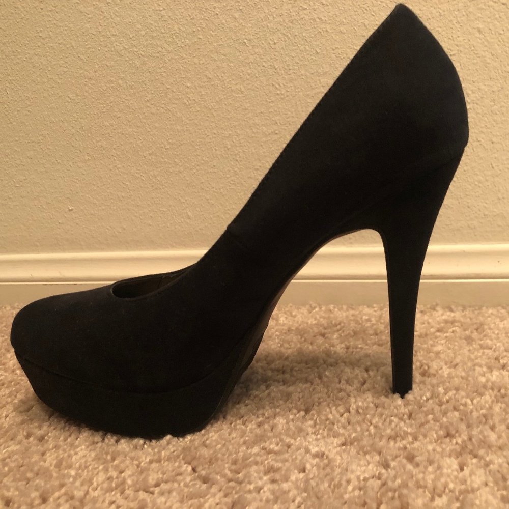 LC by Lauren Conrad Matte Black Platform heel